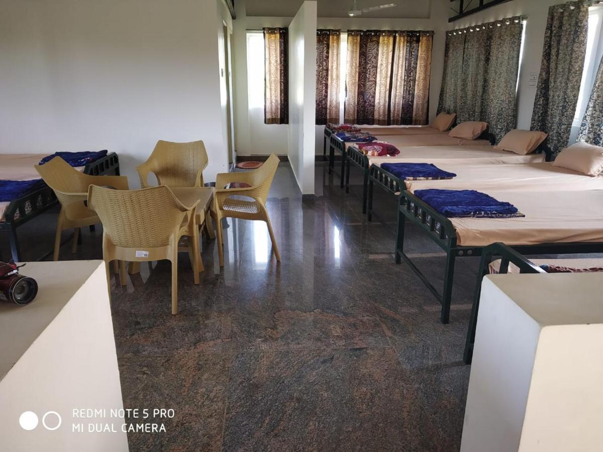 Thirumala INN Yelagiri Ruang foto